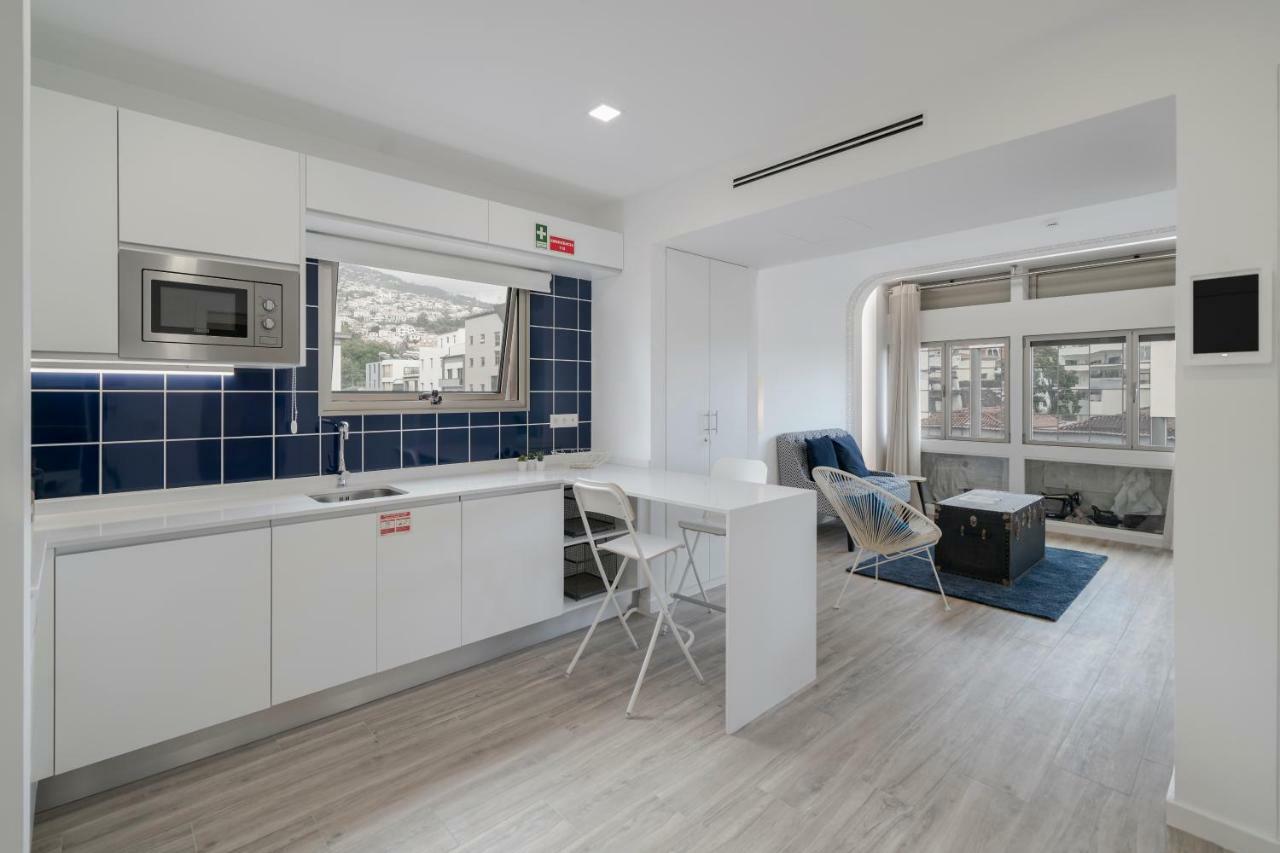Drapes Design Apartments By An Island Apart 푼샬 외부 사진