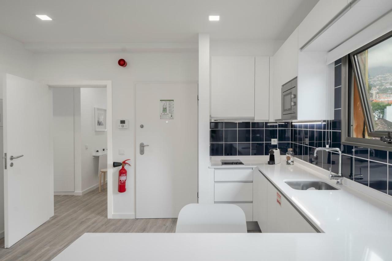 Drapes Design Apartments By An Island Apart 푼샬 외부 사진